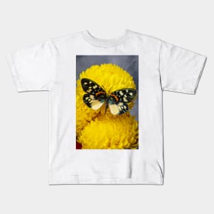 Lovely Butterfly Resting On Mum Kids T-Shirt